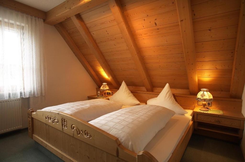 Landgasthof Loewen Neubulach 部屋 写真