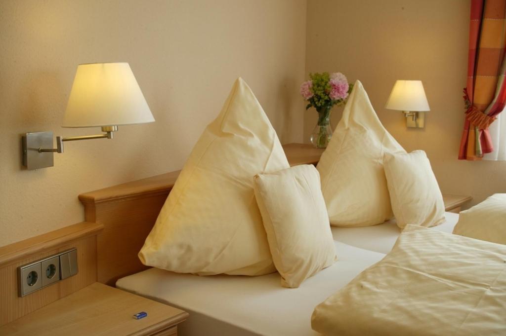 Landgasthof Loewen Neubulach 部屋 写真