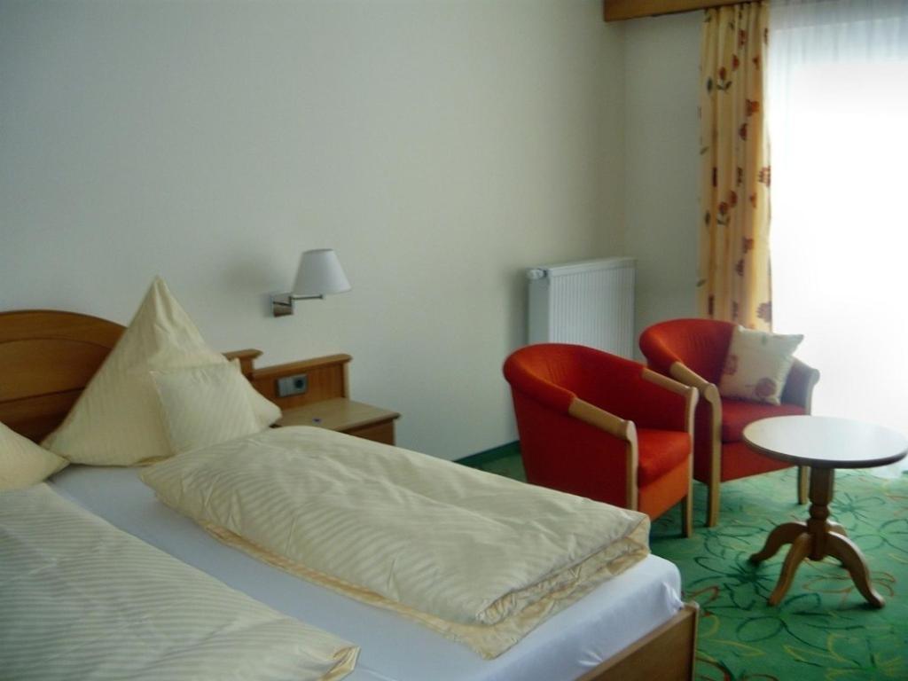 Landgasthof Loewen Neubulach 部屋 写真